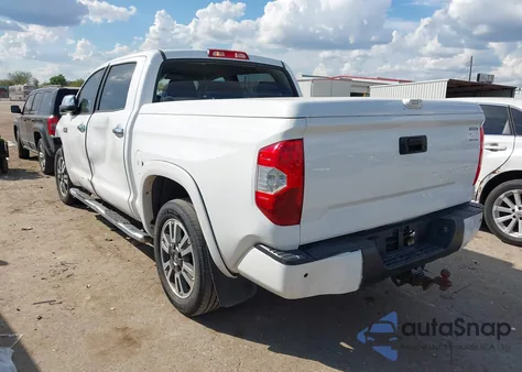 2019 Toyota Tundra Platinum 5.7L V8 из США, поврежденный, VIN 5TFGY5F19KX249704